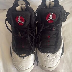 Jordan Black and White Sneakers Iconic Design size 9